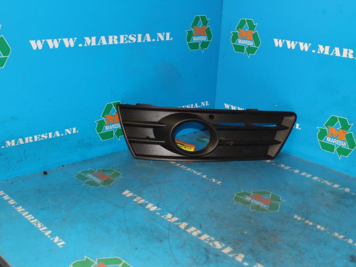 Begagnade Grill Volkswagen Passat CC (357) 3.6 FSI R36 24V V6 4Motion Pris € 26,25 Marginaltabell erbjuds av Maresia Auto Recycling B.V.