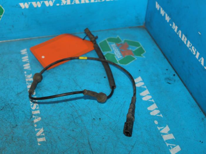 Begagnade ABS-sensor Ford Fiesta 5 (JD/JH) 1.4 TDCi Pris € 78,75 Marginaltabell erbjuds av Maresia Auto Recycling B.V.