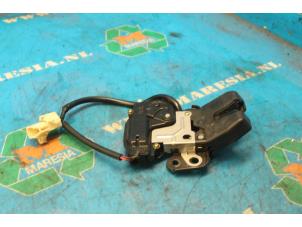 Used Tailgate lock mechanism Toyota Avensis (T25/B1D) 1.8 16V VVT-i Price € 31,50 Margin scheme offered by Maresia Auto Recycling B.V.