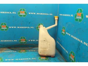 Used Front windscreen washer reservoir Renault Megane III Coupe (DZ) 1.2 16V TCE 115 Price € 47,25 Margin scheme offered by Maresia Auto Recycling B.V.