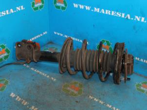 Used Front shock absorber rod, right Chrysler PT Cruiser 2.0 16V Price € 42,00 Margin scheme offered by Maresia Auto Recycling B.V.