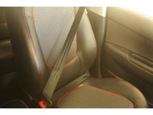 Usados Cinturón de seguridad izquierda delante Hyundai i20 1.4i 16V Precio € 52,50 Norma de margen ofrecido por Maresia Auto Recycling B.V.
