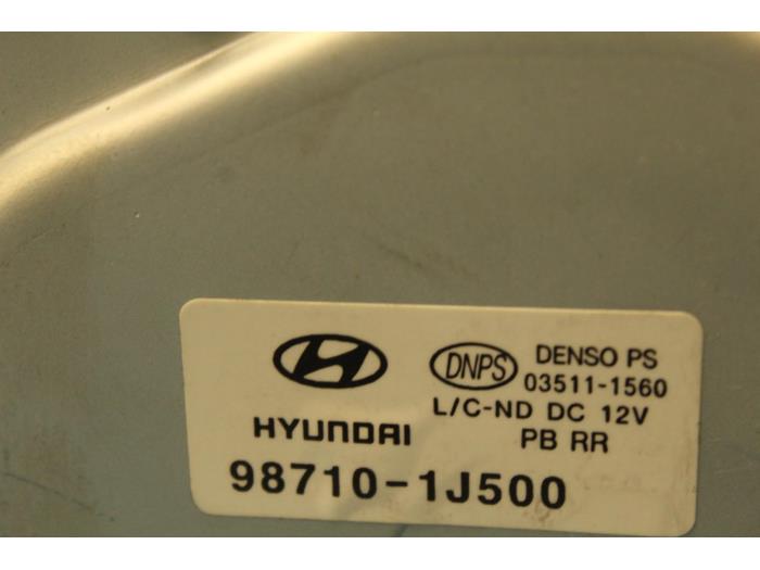 Scheibenwischermotor hinten van een Hyundai i20 1.2i 16V 2011