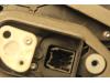 Mechanizm blokady drzwi prawych tylnych wersja 4-drzwiowa z Opel Astra K 1.0 SIDI Turbo 12V 2016