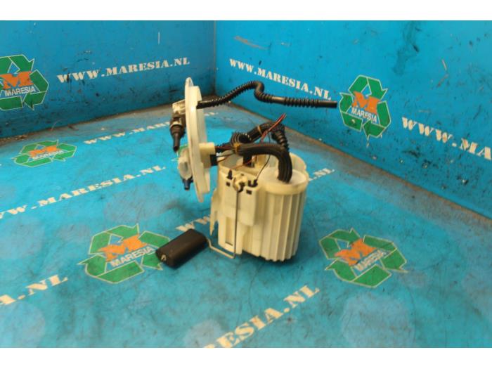 Usagé Pompe carburant électrique Opel Astra H Twin Top (L67) 2.0 16V Turbo Prix € 47,25 Règlement à la marge proposé par Maresia Auto Recycling B.V.