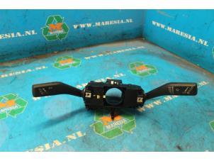 Used Steering column stalk Volkswagen Up! (121) 1.0 12V 60 Price € 63,00 Margin scheme offered by Maresia Auto Recycling B.V.