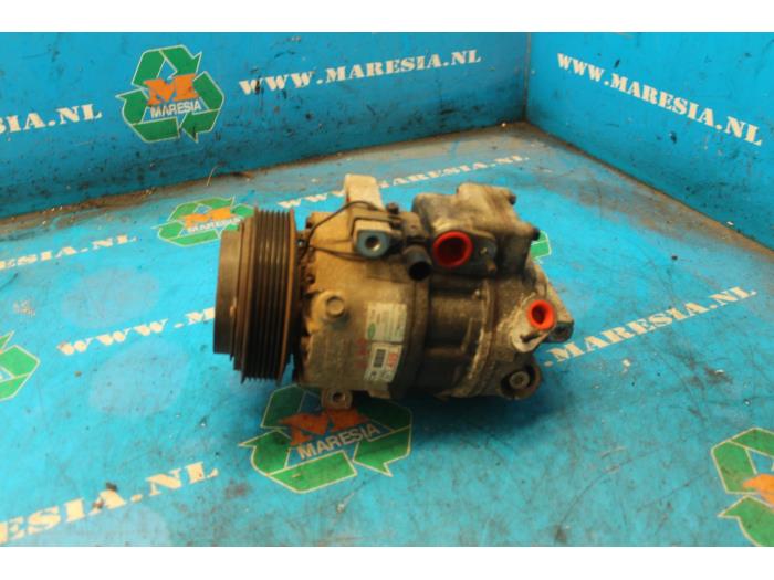 Usagé Pompe clim Hyundai Santa Fe II (CM) 2.2 CRDi 16V 4x4 Prix € 94,50 Règlement à la marge proposé par Maresia Auto Recycling B.V.