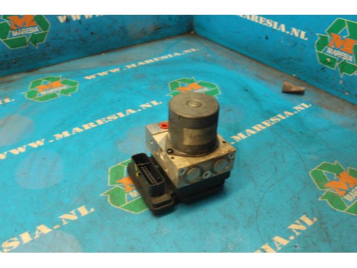 Used ABS pump Kia Venga 1.6 CVVT 16V Price € 152,25 Margin scheme offered by Maresia Auto Recycling B.V.