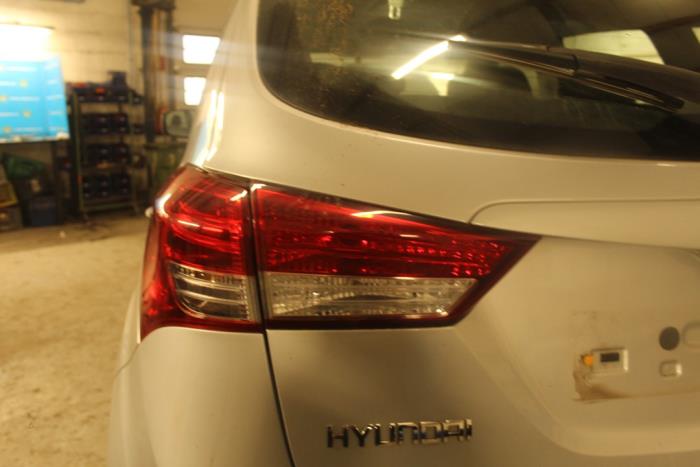 Feu arrière gauche d'un Hyundai iX20 (JC) 1.4i 16V 2011
