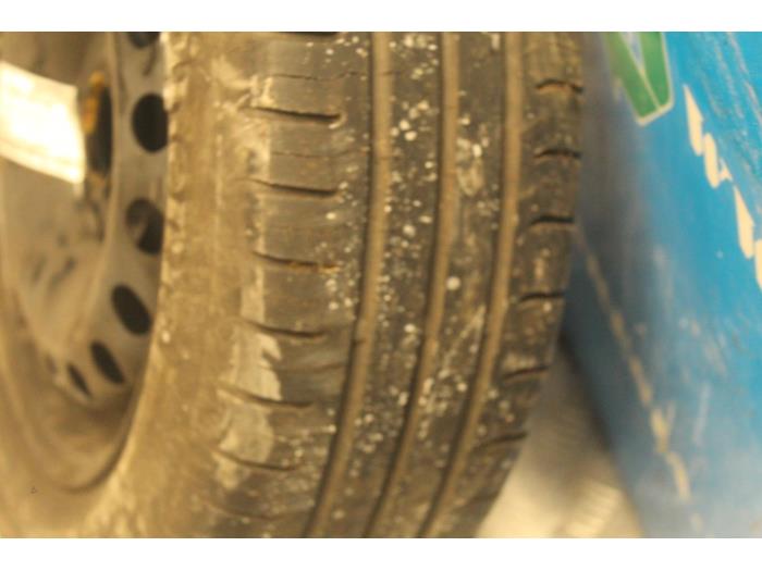 Wheel + tyre from a Skoda Citigo 1.0 12V 2019