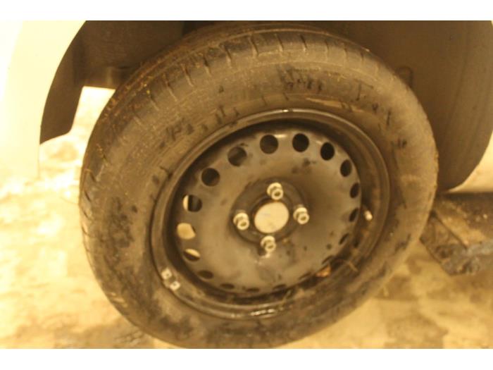 Wheel + tyre from a Skoda Citigo 1.0 12V 2019