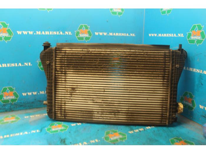 Usados Intercooler Volkswagen Golf VI (5K1) 2.0 GTD 16V Precio € 105,00 Norma de margen ofrecido por Maresia Auto Recycling B.V.