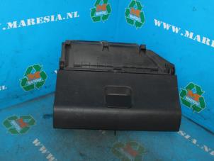 Used Glovebox Volkswagen Polo IV (9N1/2/3) 1.6 16V Price € 36,75 Margin scheme offered by Maresia Auto Recycling B.V.
