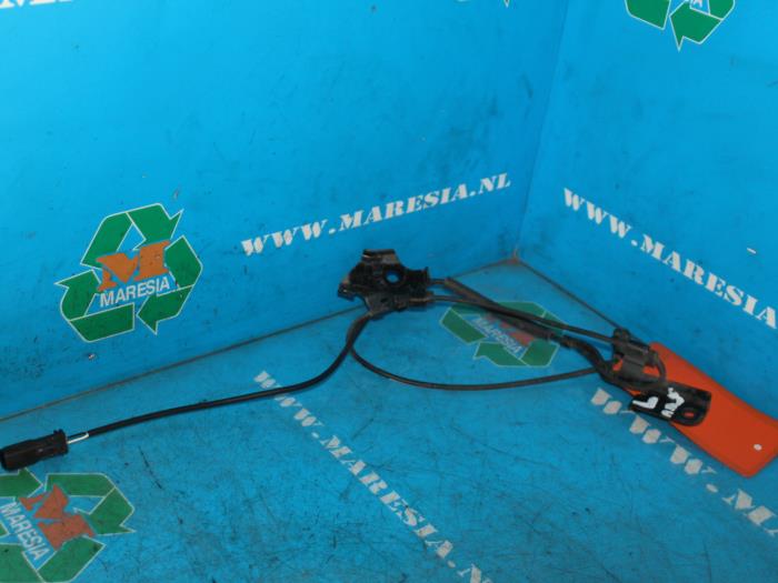 Begagnade ABS-sensor Toyota Auris (E15) 1.8 16V HSD Full Hybrid Pris € 78,75 Marginaltabell erbjuds av Maresia Auto Recycling B.V.