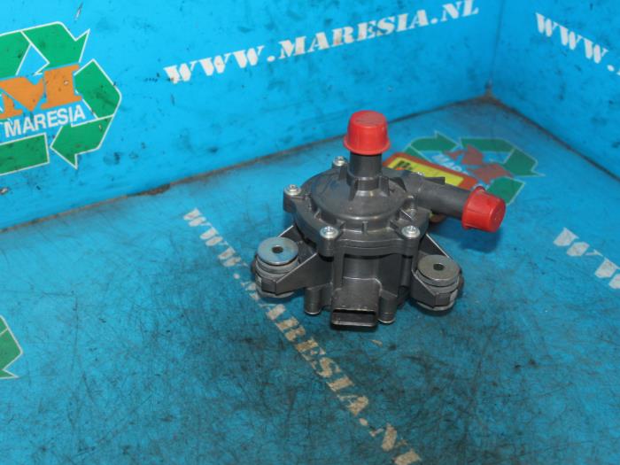 Begagnade Vattenpump Toyota Auris (E15) 1.8 16V HSD Full Hybrid Pris € 105,00 Marginaltabell erbjuds av Maresia Auto Recycling B.V.