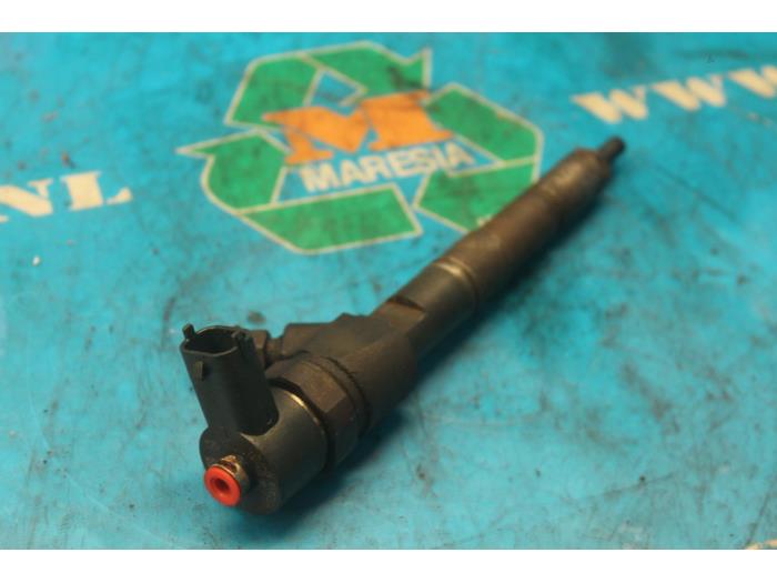 Usados Inyector (diésel) Opel Insignia 2.0 CDTI 16V 130 Ecotec Precio € 57,75 Norma de margen ofrecido por Maresia Auto Recycling B.V.