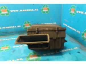 Used Air box Volkswagen Touran (5T1) 2.0 TDI 150 Price € 52,50 Margin scheme offered by Maresia Auto Recycling B.V.