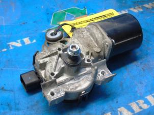 Used Front wiper motor Chevrolet Spark 1.0 16V Bifuel Price € 47,25 Margin scheme offered by Maresia Auto Recycling B.V.
