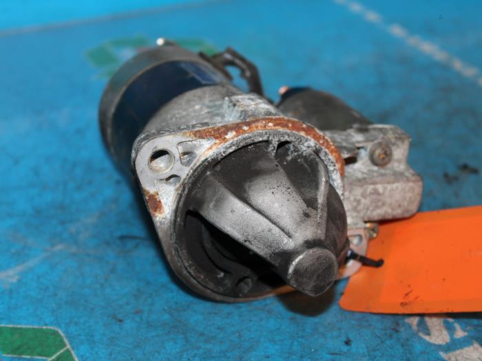 Usagé Démarreur Hyundai Trajet 2.0 16V Prix € 26,25 Règlement à la marge proposé par Maresia Auto Recycling B.V.