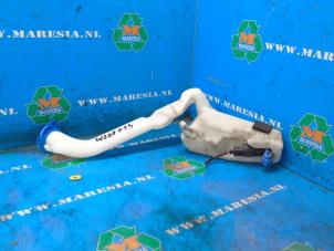 Used Front windscreen washer reservoir Volkswagen Fox (5Z) 1.2 Price € 36,75 Margin scheme offered by Maresia Auto Recycling B.V.