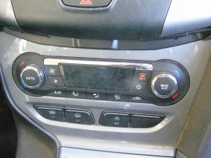 Usados Panel de control de calefacción Ford Focus 3 Wagon 1.6 SCTi 16V Precio € 78,75 Norma de margen ofrecido por Maresia Auto Recycling B.V.