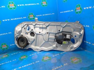 Używane Mechanizm szyby prawej przedniej wersja 2-drzwiowa Volvo C30 (EK/MK) 1.6 D 16V Cena € 63,00 Procedura marży oferowane przez Maresia Auto Recycling B.V.