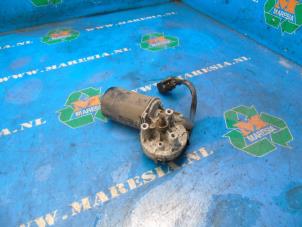 Used Front wiper motor Hyundai H-1/H-200 2.5 Tdi Price € 52,50 Margin scheme offered by Maresia Auto Recycling B.V.