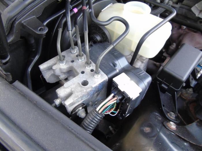Used ABS pump Lexus IS (E2) 220d 16V Price € 183,75 Margin scheme offered by Maresia Auto Recycling B.V.