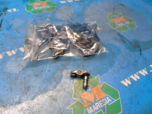 Used Rocker arm Opel Corsa Price € 105,00 Margin scheme offered by Maresia Auto Recycling B.V.