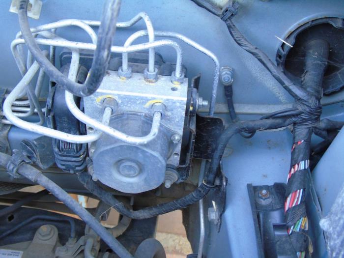 Usagé Bloc ABS Dacia Sandero II 1.2 16V Prix € 131,25 Règlement à la marge proposé par Maresia Auto Recycling B.V.
