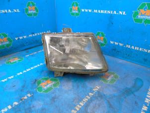 Używane Reflektor prawy Mercedes Vito Cena € 36,75 Procedura marży oferowane przez Maresia Auto Recycling B.V.