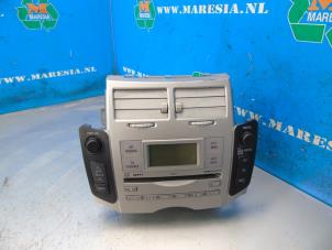 Gebrauchte Radio CD Spieler Toyota Yaris II (P9) 1.3 16V VVT-i Preis € 78,75 Margenregelung angeboten von Maresia Auto Recycling B.V.