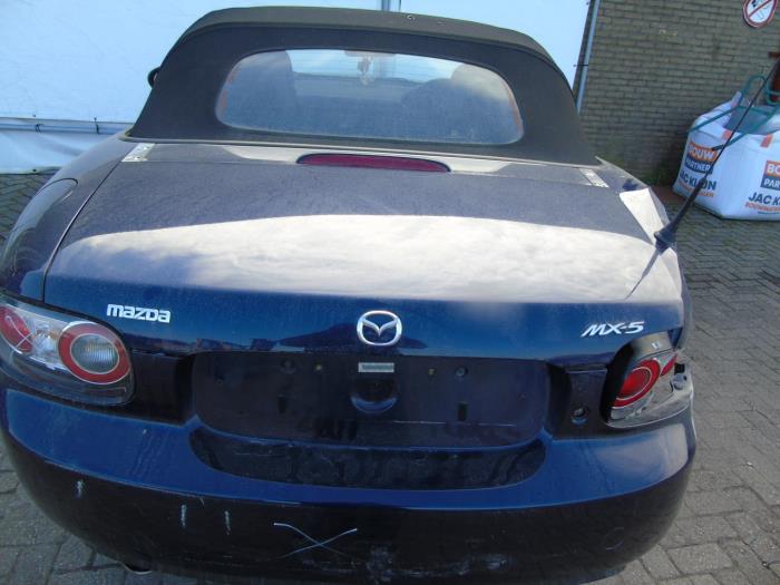 Boot lid from a Mazda MX-5 (NC18/1A) 1.8i 16V 2008