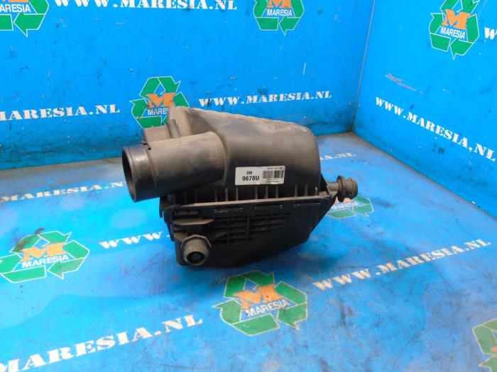 Begagnade Luftfilterhus Opel Karl 1.0 12V Pris € 36,75 Marginaltabell erbjuds av Maresia Auto Recycling B.V.
