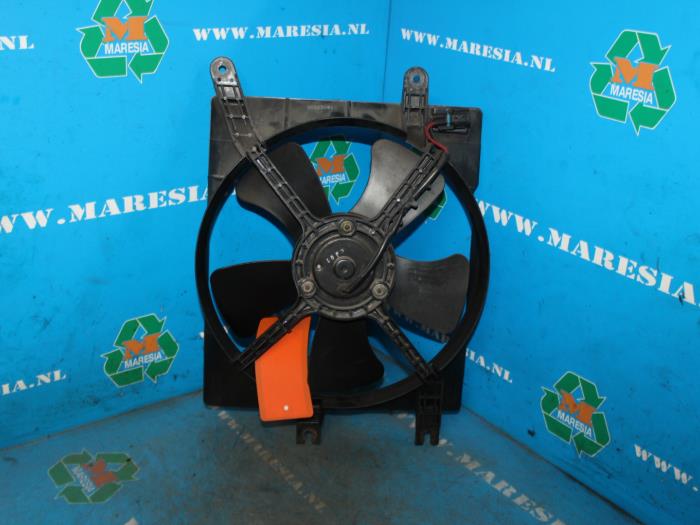 Air conditioning cooling fans from a Daewoo Nubira (J200) 1.6 16V 2004