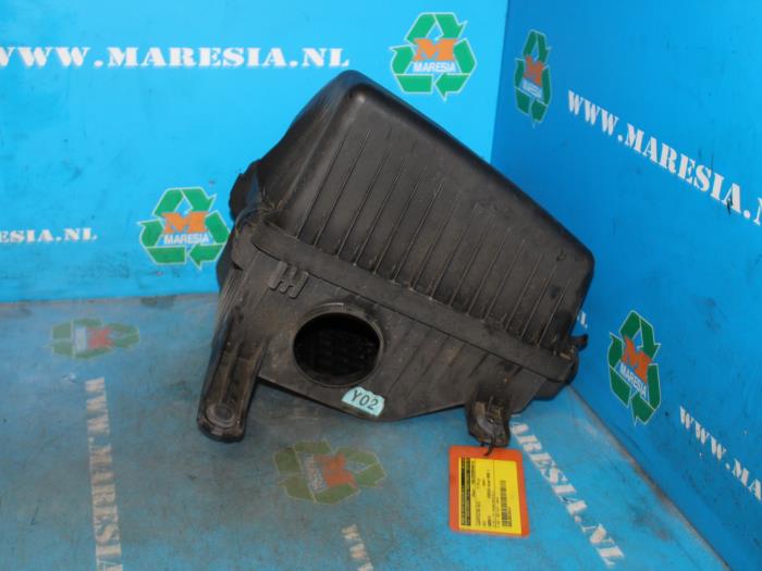 Begagnade Luftfilterhus Kia Sorento I (JC) 2.4 16V Pris € 57,75 Marginaltabell erbjuds av Maresia Auto Recycling B.V.