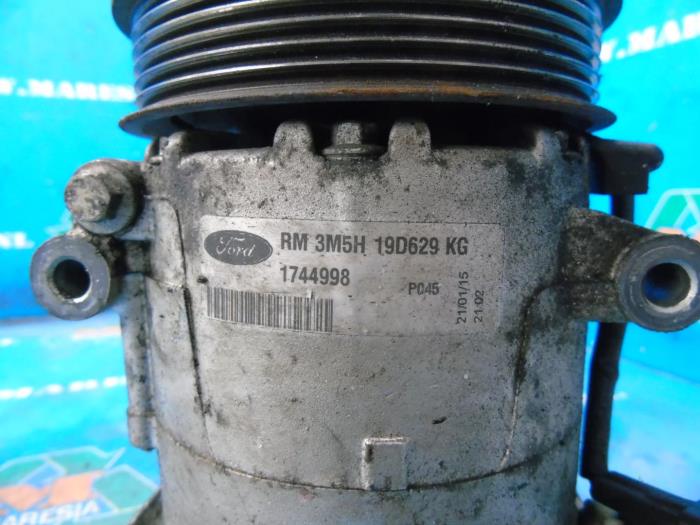 Air conditioning pump from a Ford Focus C-Max 1.6 TDCi 16V 2006