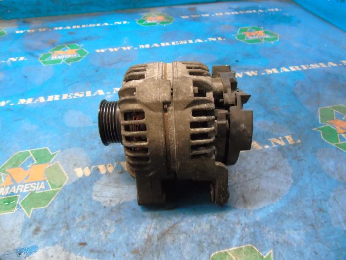 Begagnade Dynamo Opel Corsa D 1.2 16V Pris € 31,50 Marginaltabell erbjuds av Maresia Auto Recycling B.V.