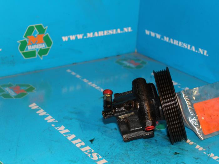 Usagé Pompe de direction Opel Vectra A (88/89) 2.0i 16V Ecotec Prix € 21,00 Règlement à la marge proposé par Maresia Auto Recycling B.V.