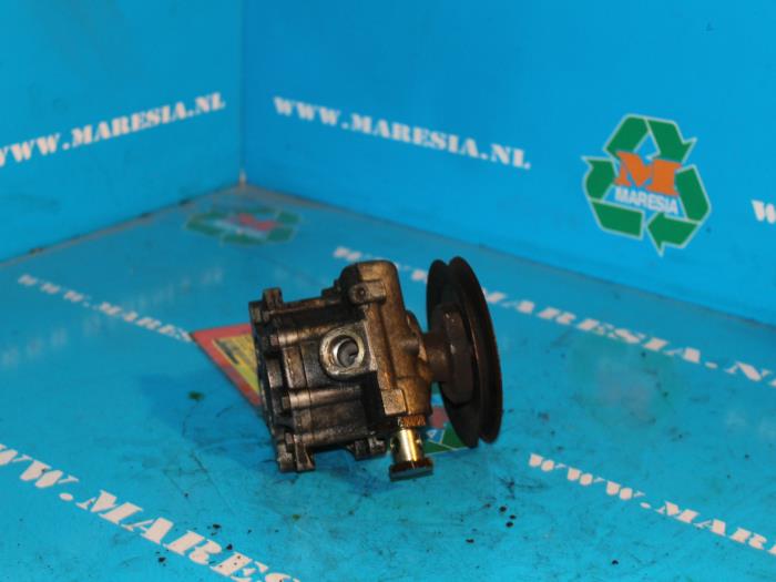 Usagé Pompe de direction Seat Toledo (1L2) 1.9 TD GL,GLX Prix € 36,75 Règlement à la marge proposé par Maresia Auto Recycling B.V.