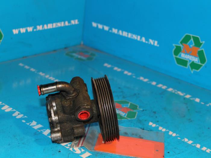 Usagé Pompe de direction Seat Inca (6K9) 1.9 SDI Prix € 42,00 Règlement à la marge proposé par Maresia Auto Recycling B.V.