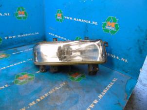 Used Headlight, right Renault Master III (FD/HD) 2.2 dCi 16V Price € 47,25 Margin scheme offered by Maresia Auto Recycling B.V.