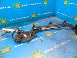 Used Convertible top hinge Mitsubishi Colt CZC 1.5 16V Price € 210,00 Margin scheme offered by Maresia Auto Recycling B.V.