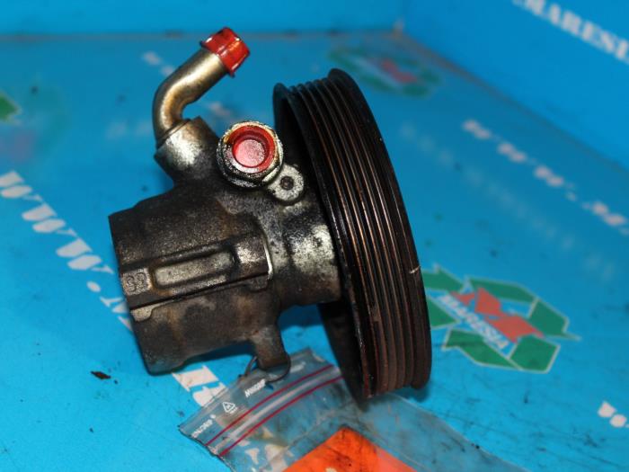 Usagé Pompe de direction Ford Escort 6 (AAL/ABL) 1.4 CLi Prix € 21,00 Règlement à la marge proposé par Maresia Auto Recycling B.V.