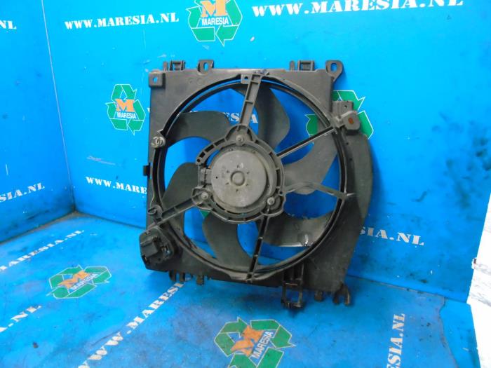 Używane Wentylator Renault Modus/Grand Modus (JP) 1.4 16V Cena € 26,25 Procedura marży oferowane przez Maresia Auto Recycling B.V.