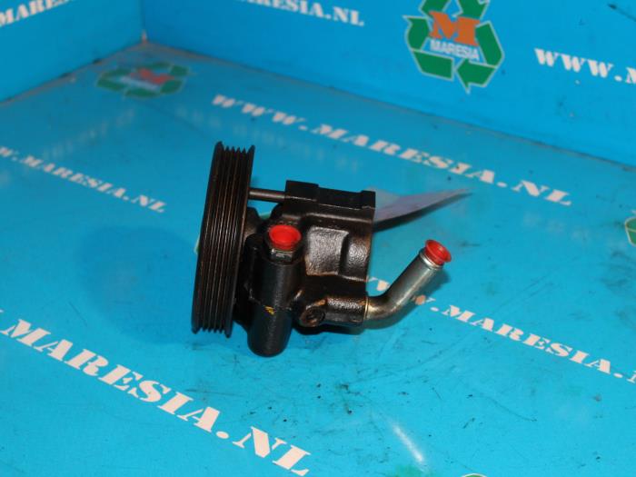 Usagé Pompe de direction Daewoo Espero 2.0 CD Prix € 21,00 Règlement à la marge proposé par Maresia Auto Recycling B.V.
