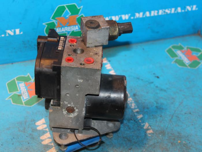 Gebrauchte ABS Pumpe Mercedes A (W168) 1.7 A-170 CDI 16V Preis € 21,00 Margenregelung angeboten von Maresia Auto Recycling B.V.