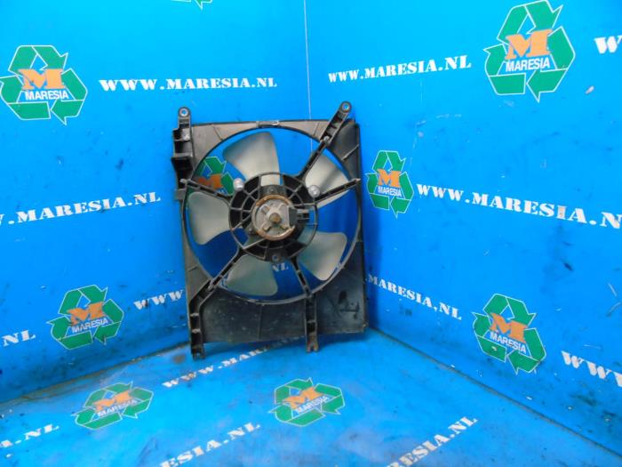 Moto ventilateur d'un Daihatsu Cuore (L251/271/276) 1.0 12V DVVT 2003