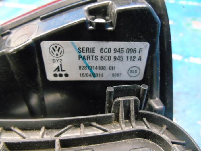 Feu arrière secondaire droit d'un Volkswagen Polo V (6R) 1.4 TDI DPF BlueMotion technology 2014
