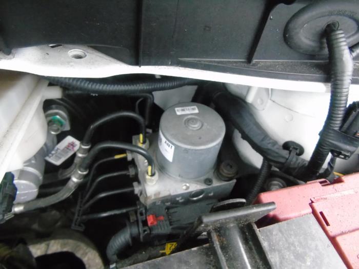 Used ABS pump Chevrolet Aveo 1.2 16V Price € 105,00 Margin scheme offered by Maresia Auto Recycling B.V.